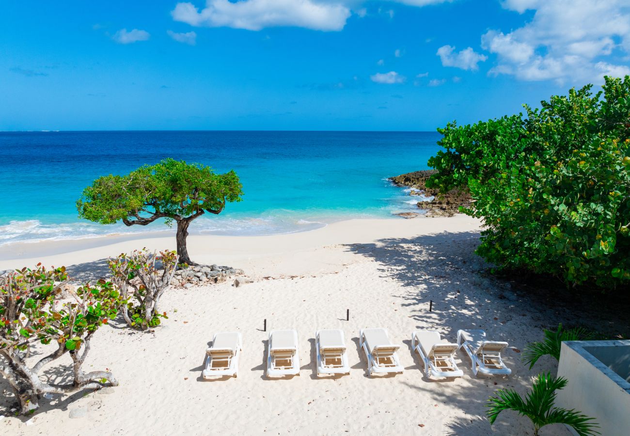 Villa in Limestone Bay - SandCastle Beach House Anguilla