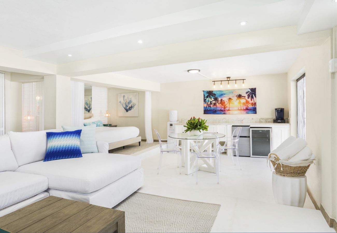 Villa in Limestone Bay - SandCastle Beach House Anguilla