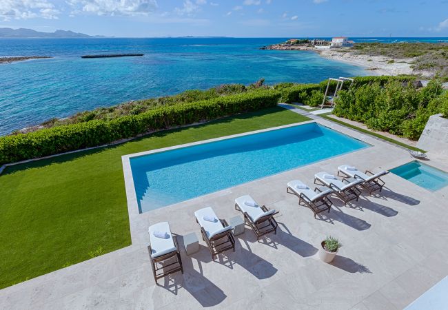 Villa in Lockrum Bay - Beaches Edge Anguilla
