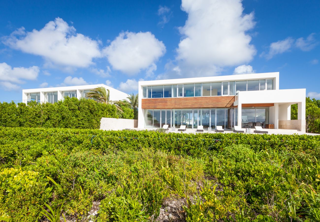 Villa in Lockrum Bay - Beaches Edge Anguilla