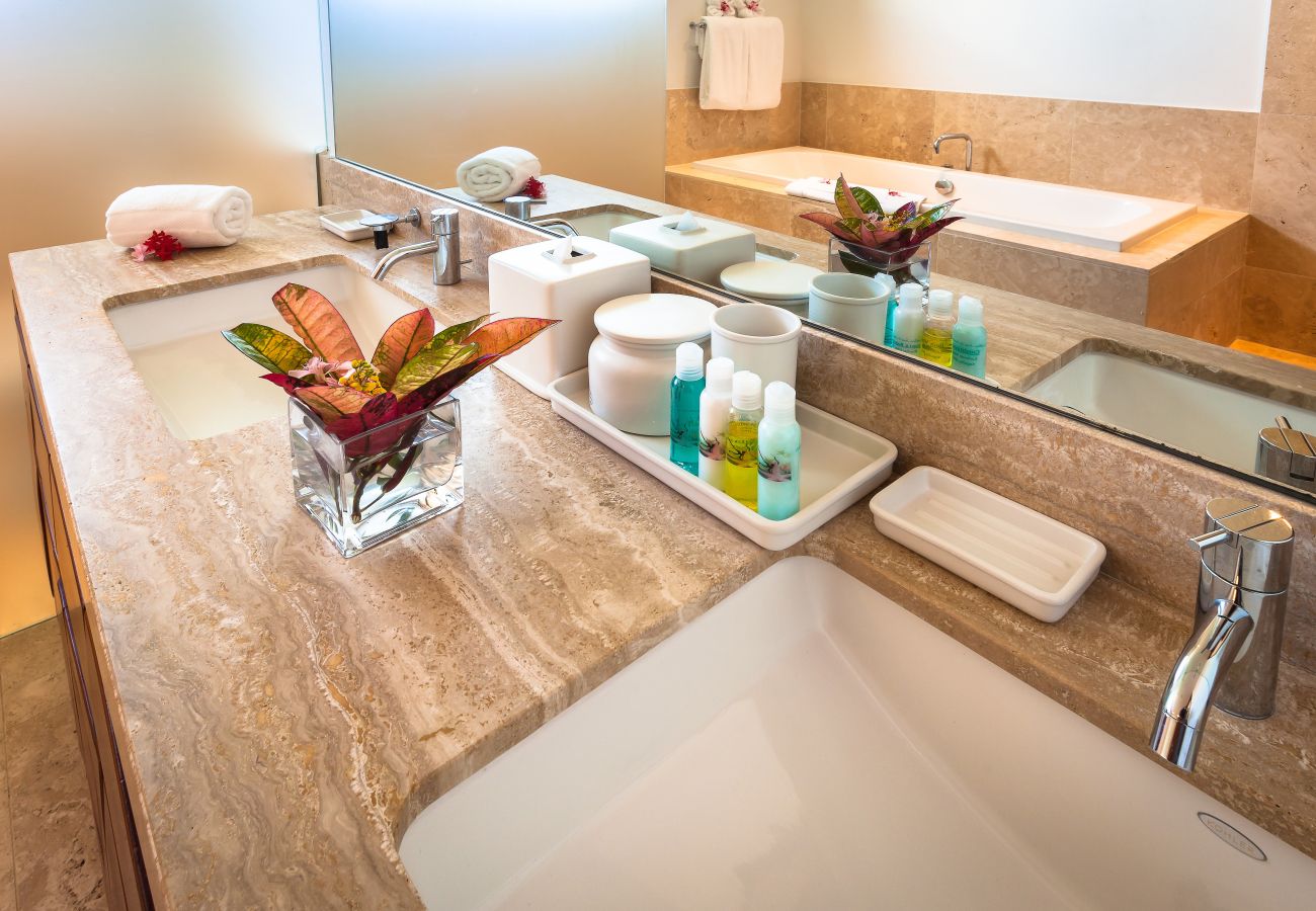 Villa in Lockrum Bay - Beaches Edge Anguilla