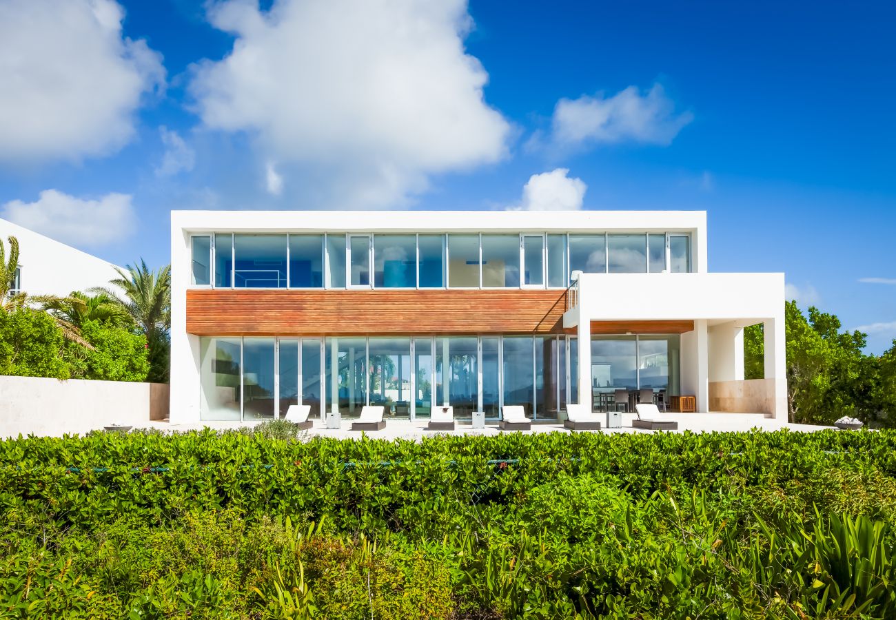 Villa in Lockrum Bay - Beaches Edge Anguilla