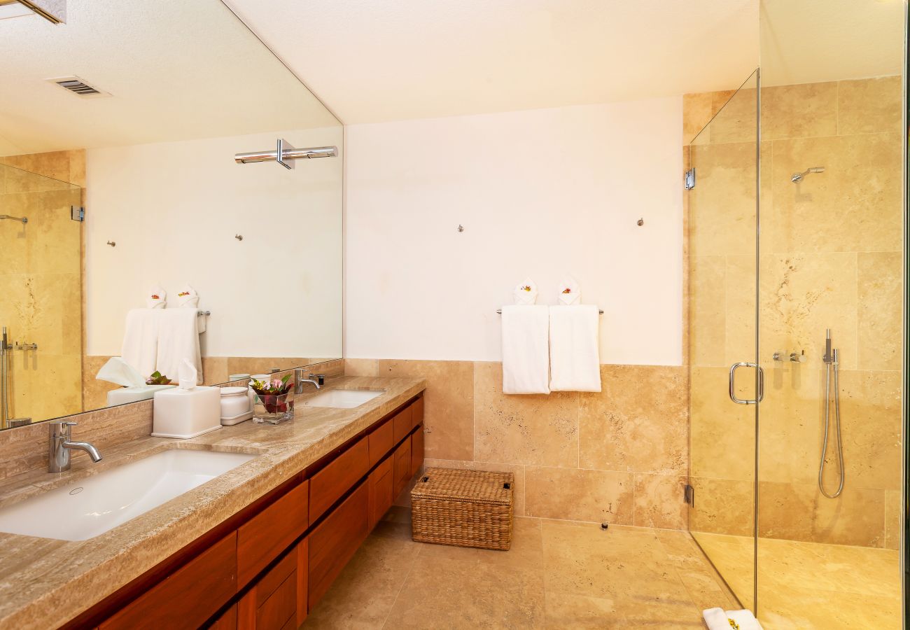 Villa in Lockrum Bay - Beaches Edge Anguilla