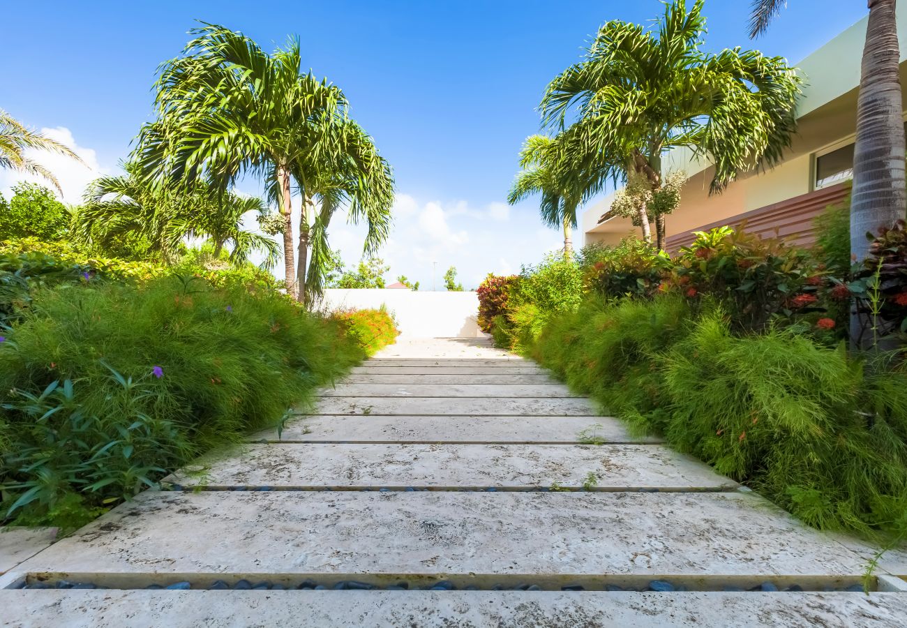 Villa in Lockrum Bay - Beaches Edge Anguilla