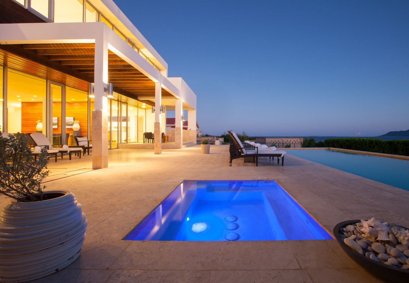 Villa in Lockrum Bay - Beaches Edge Anguilla