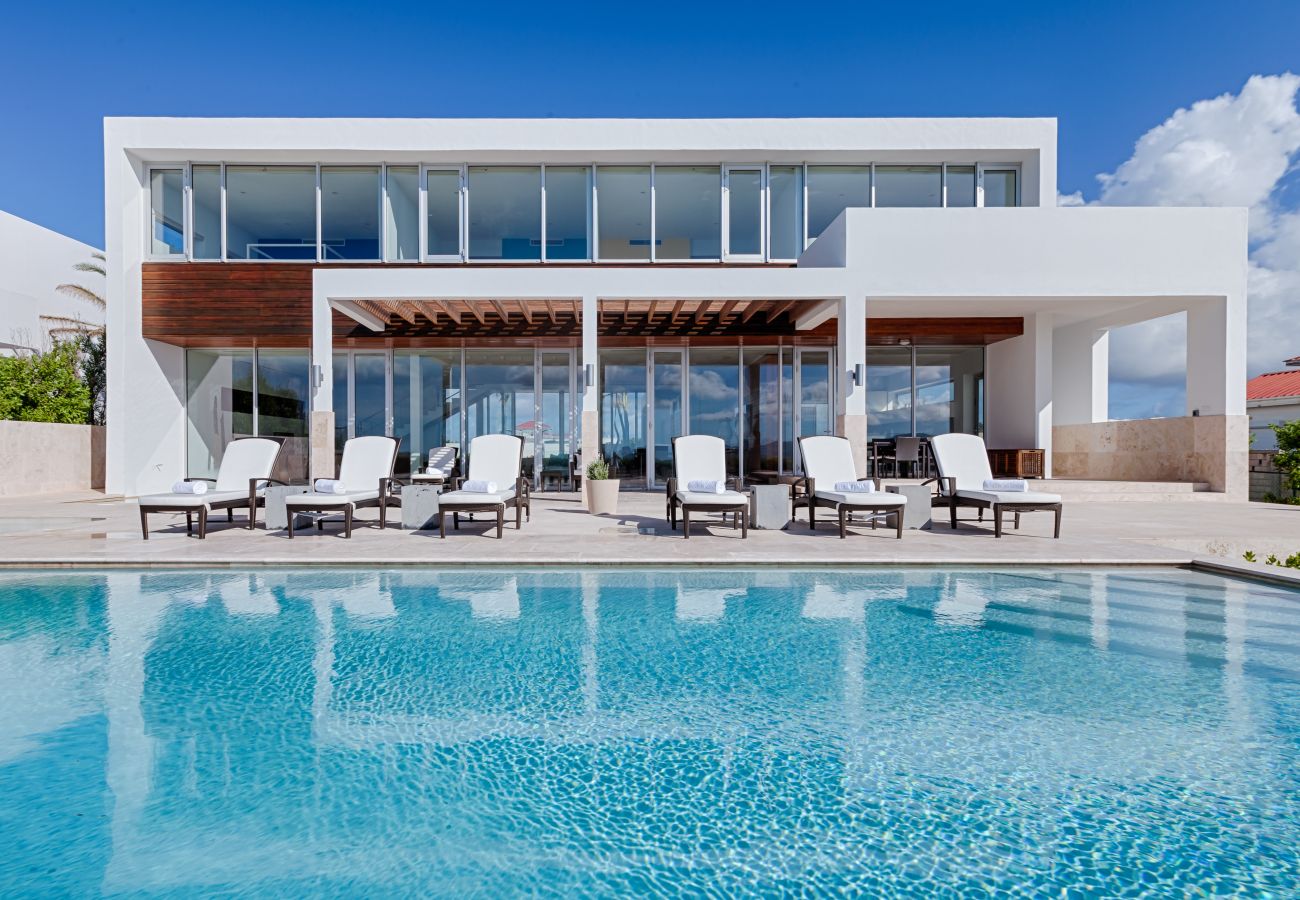 Villa in Lockrum Bay - Beaches Edge Anguilla