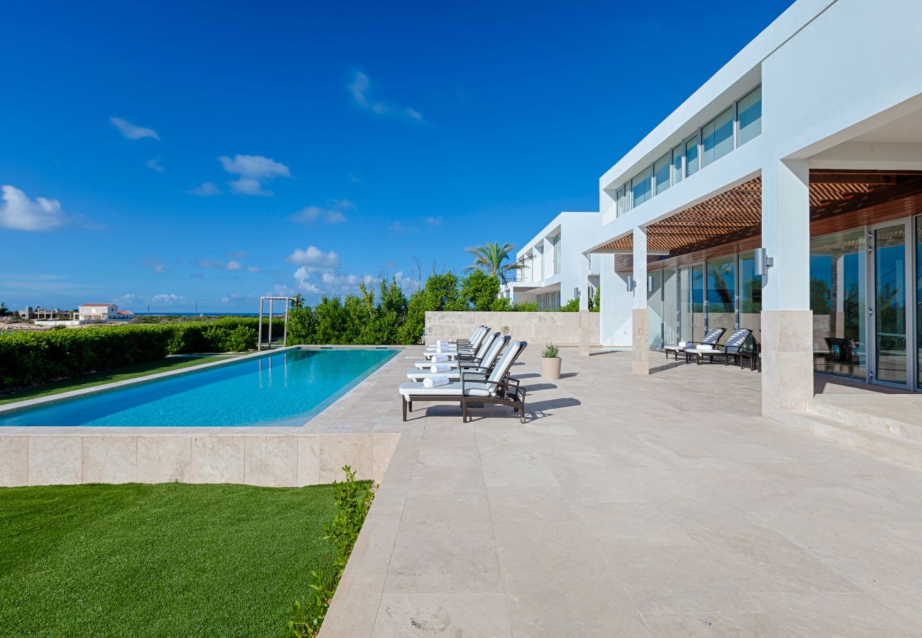 Villa in Lockrum Bay - Beaches Edge Anguilla