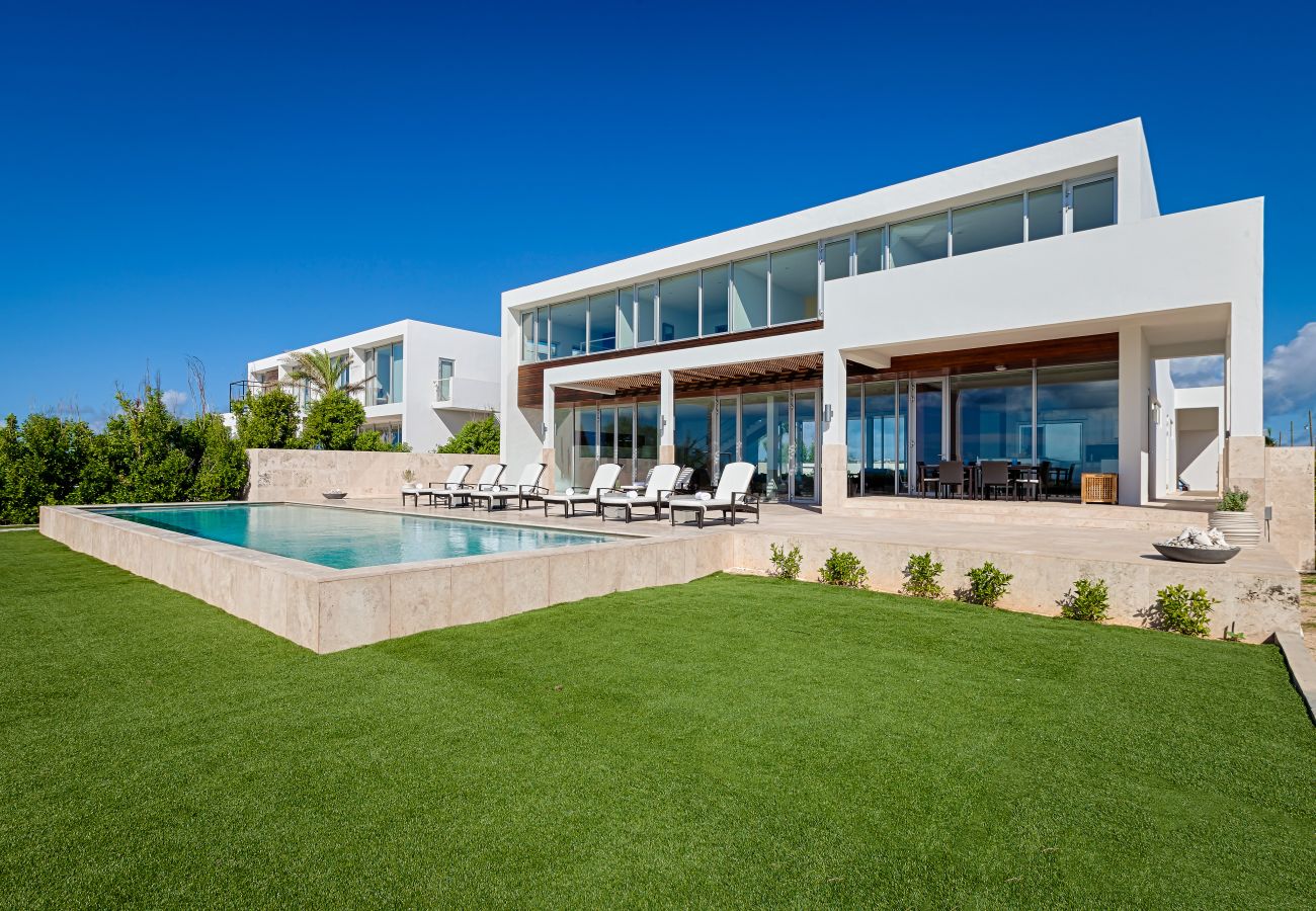 Villa in Lockrum Bay - Beaches Edge Anguilla