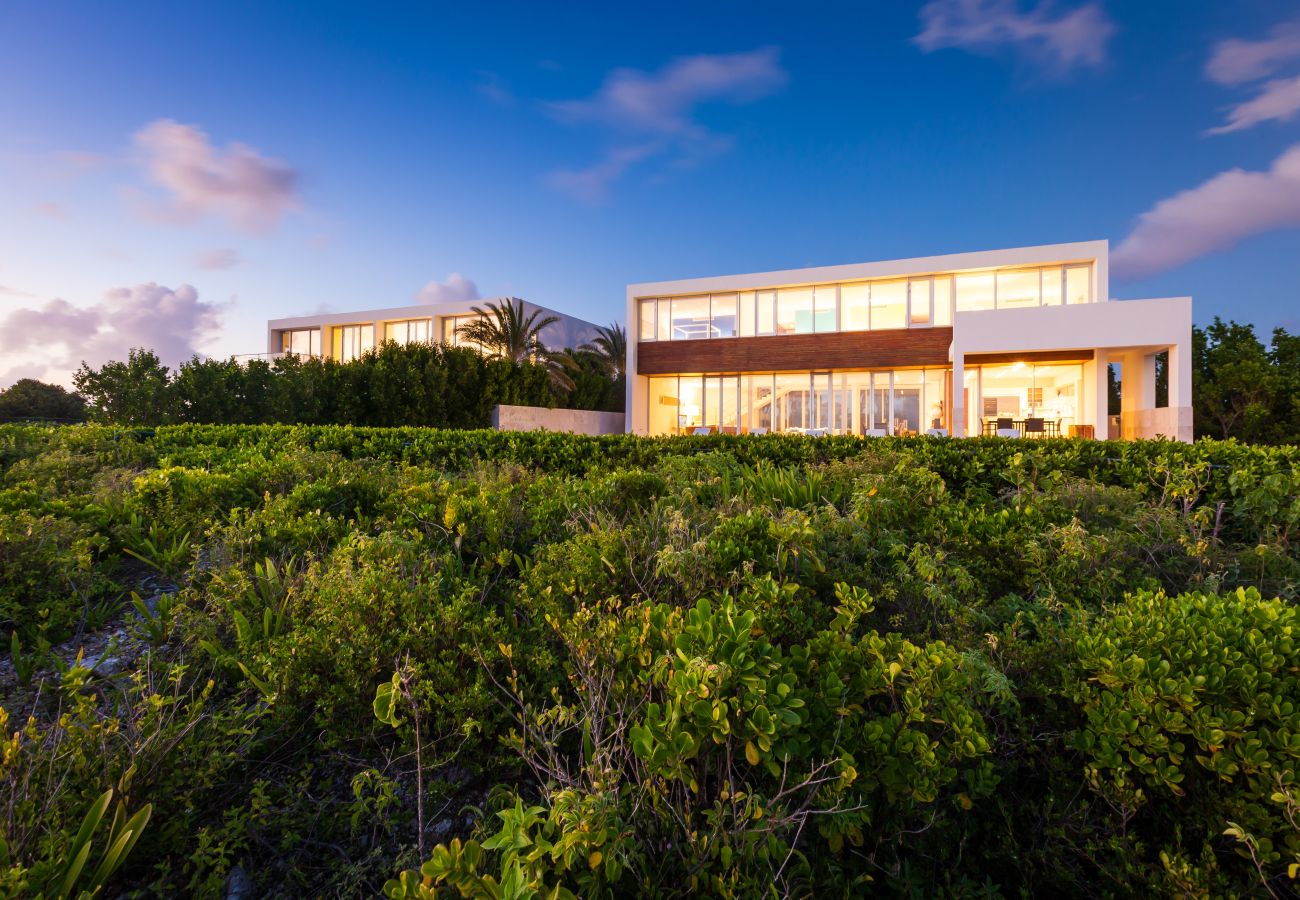 Villa in Lockrum Bay - Beaches Edge Anguilla
