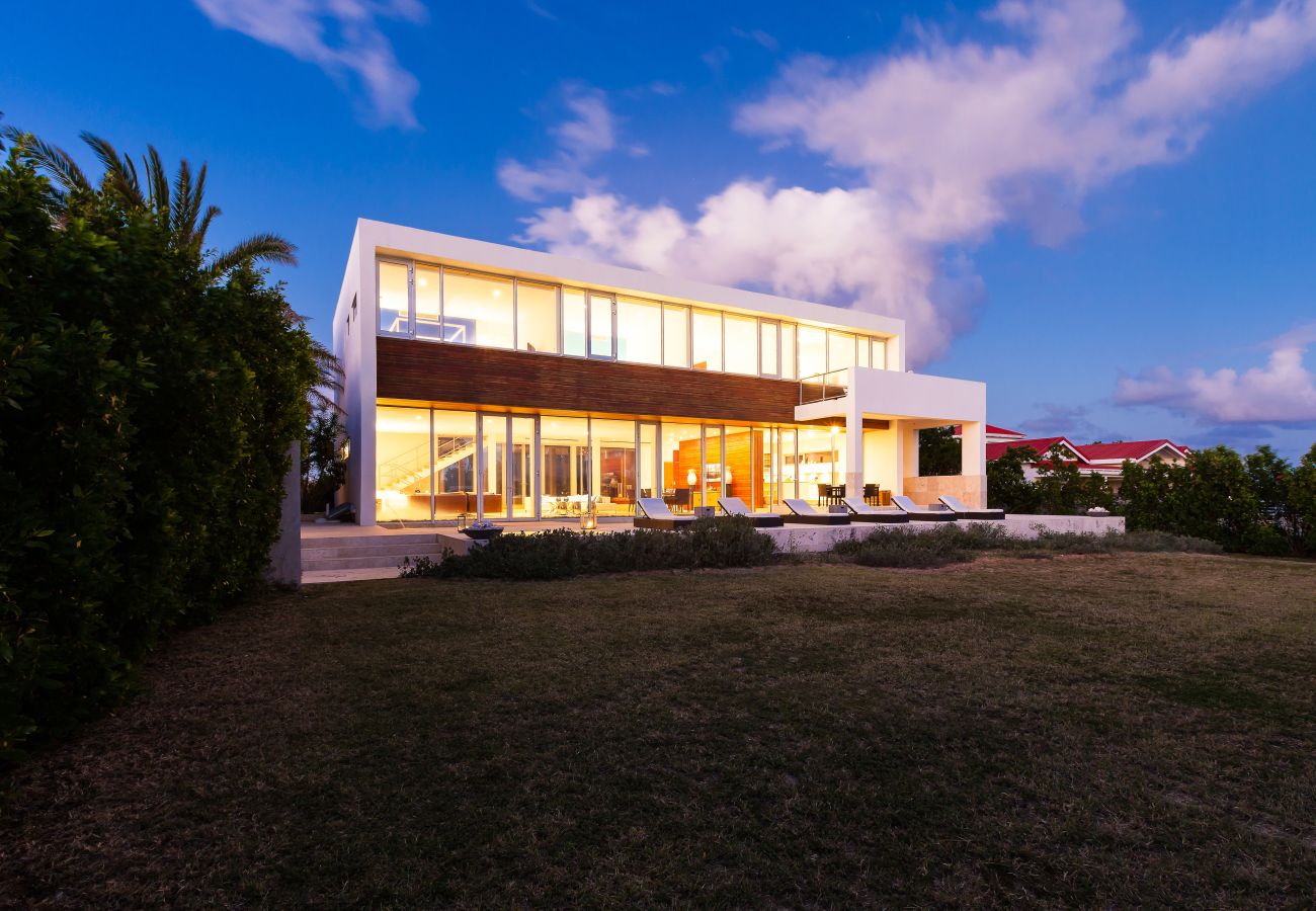 Villa in Lockrum Bay - Beaches Edge Anguilla