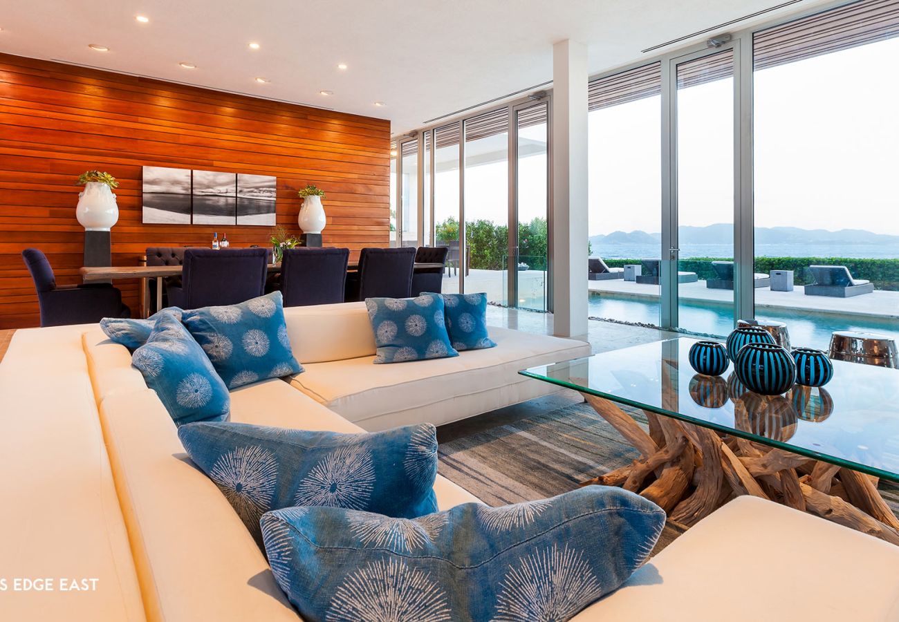 Villa in Lockrum Bay - Beaches Edge Anguilla