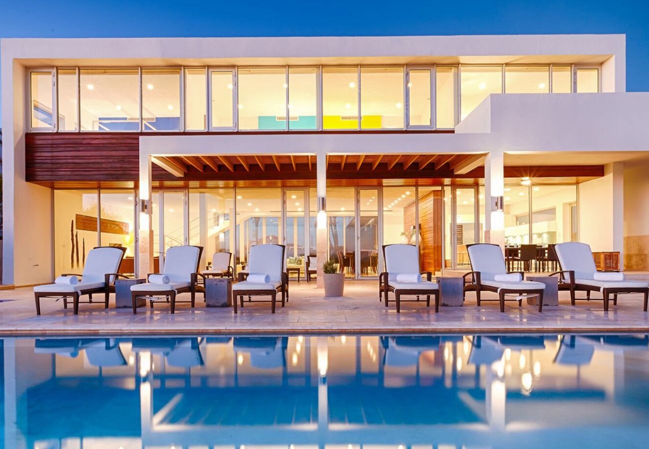 Villa in Lockrum Bay - Beaches Edge Anguilla