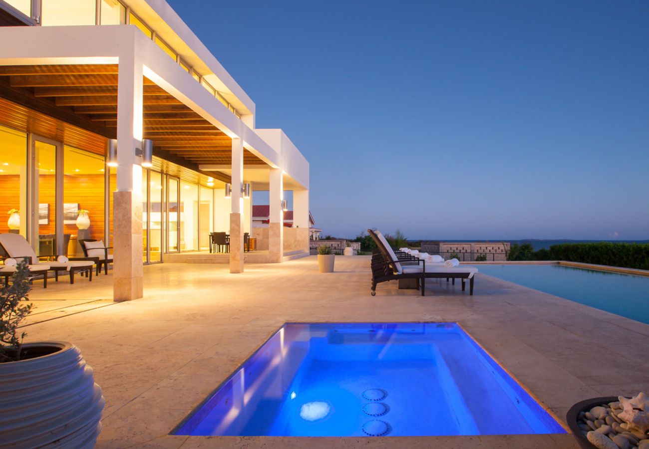 Villa in Lockrum Bay - Beaches Edge Anguilla