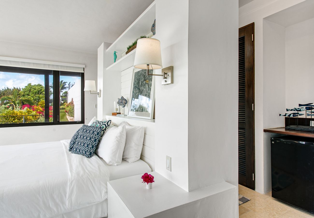 Villa in Little Harbour - Odyssey at Kamique Anguilla