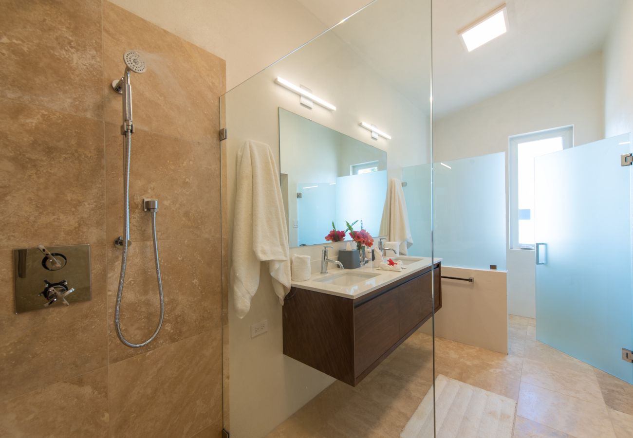 Villa in Lockrum Bay - Round Rock Villa Anguilla