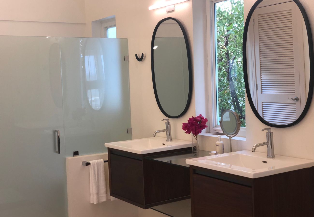 Villa in Lockrum Bay - Round Rock Villa Anguilla