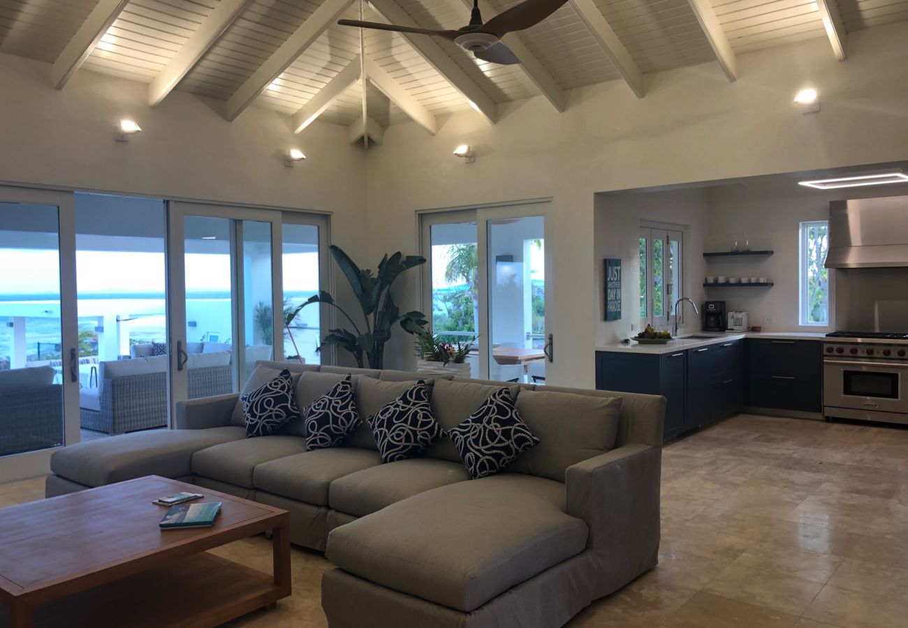 Villa in Lockrum Bay - Round Rock Villa Anguilla