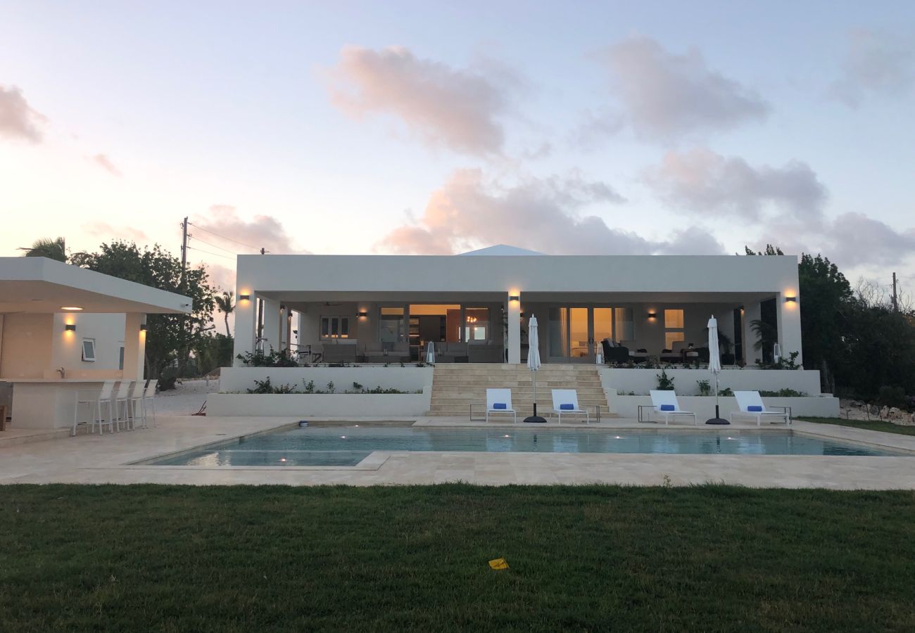Villa in Lockrum Bay - Round Rock Villa Anguilla