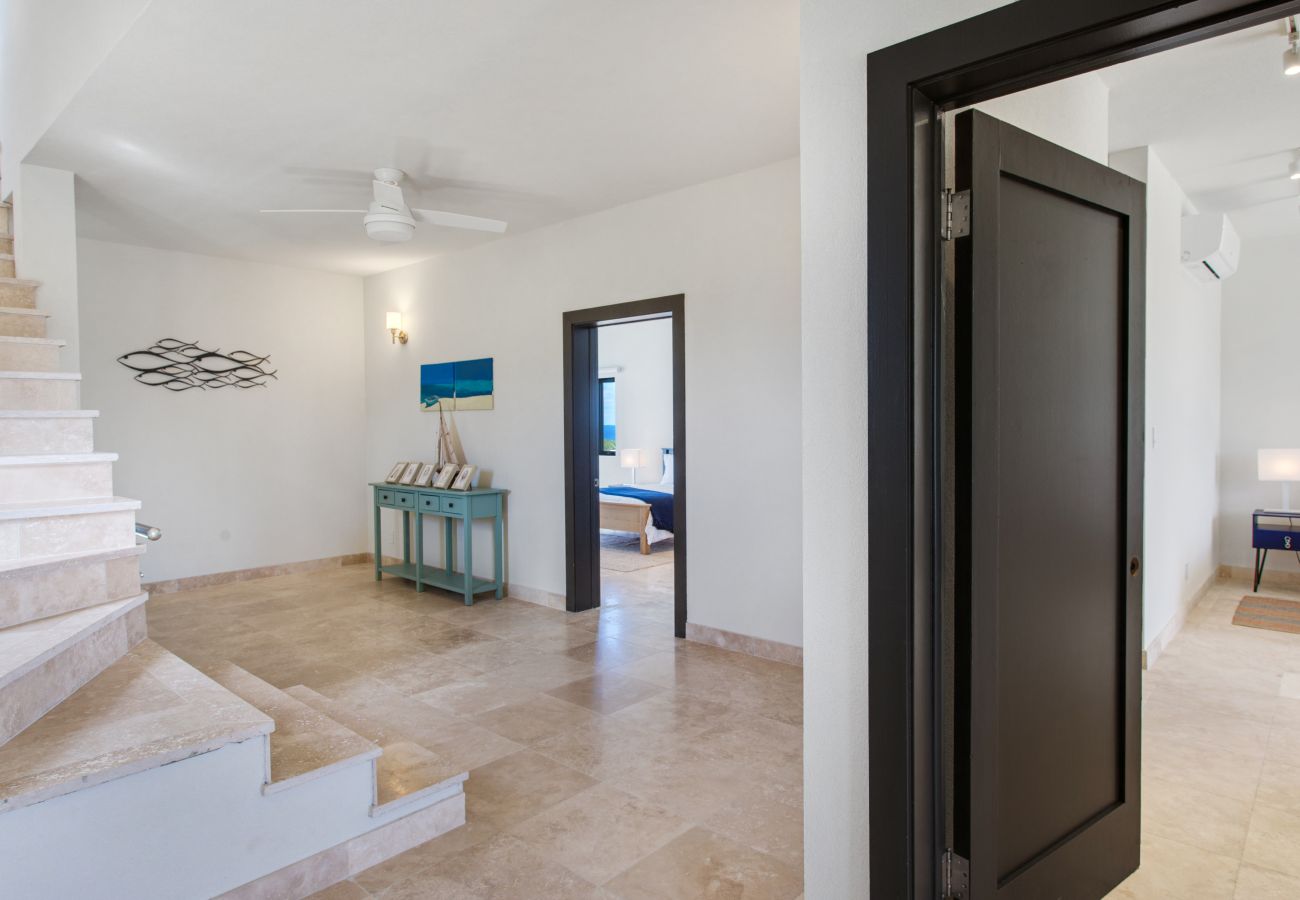 Villa in Little Bay - Little Bay View Villa