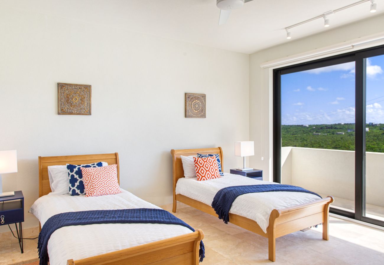 Villa in Little Bay - Little Bay View Villa