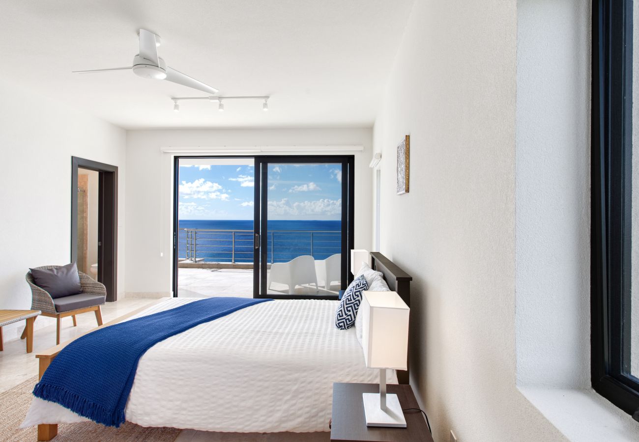 Villa in Little Bay - Little Bay View Villa