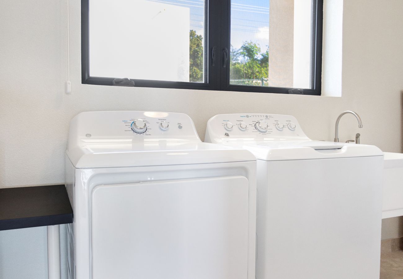 Villa in Little Bay - Little Bay View Villa