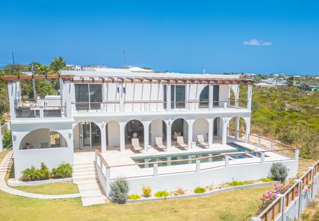 Villa in Sandy Hill - Limestone Villa
