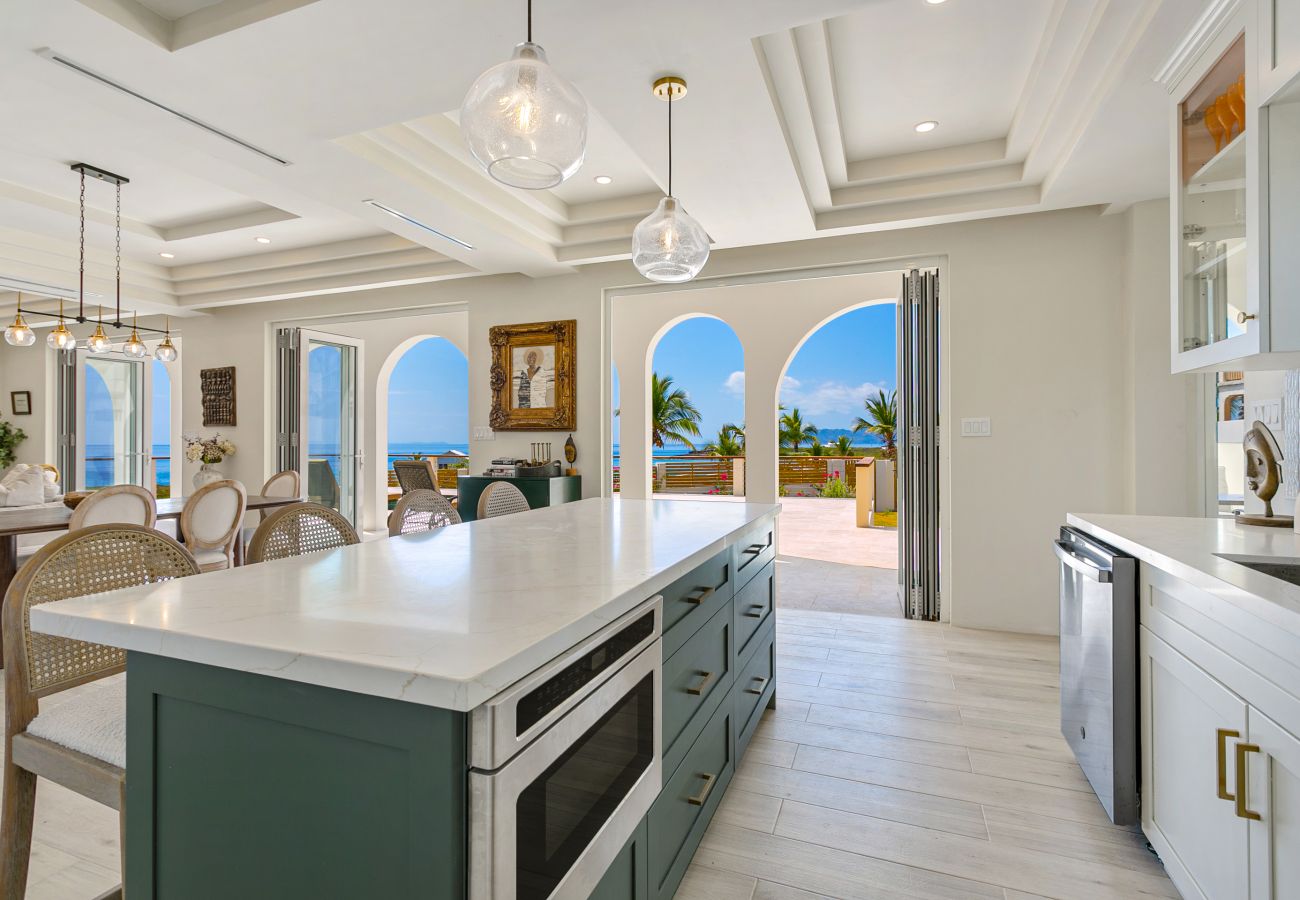 Villa in Sandy Hill - Limestone Villa