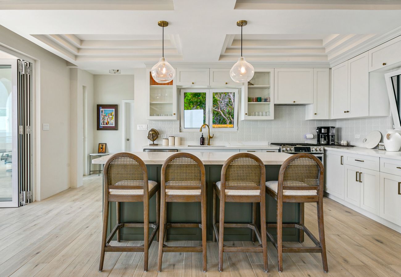 Villa in Sandy Hill - Limestone Villa