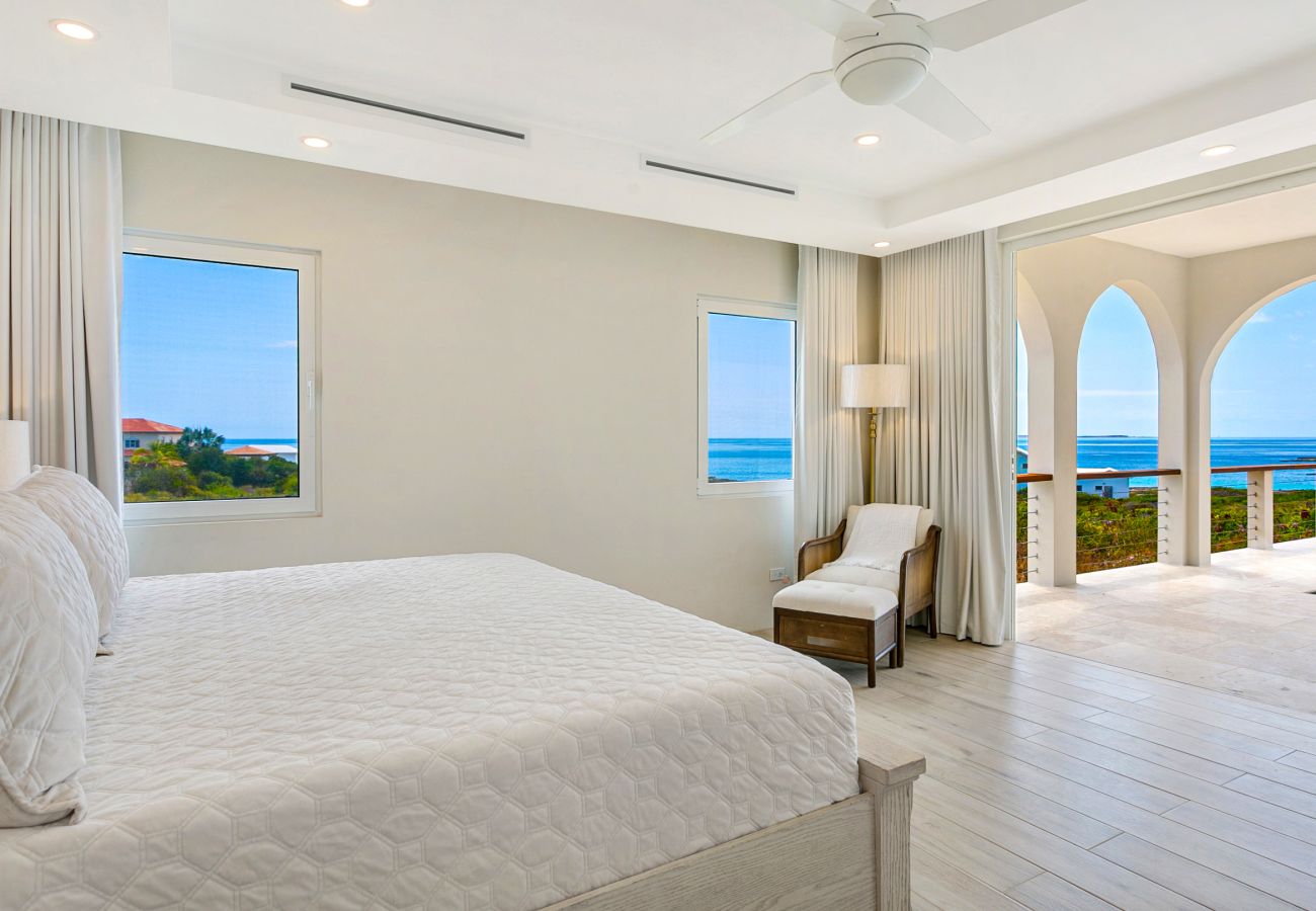 Villa in Sandy Hill - Limestone Villa