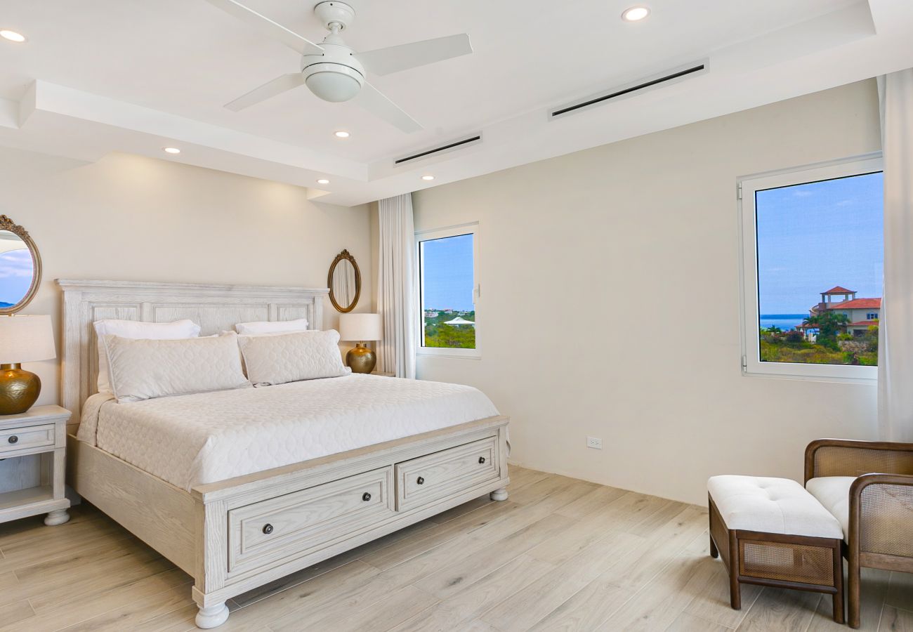 Villa in Sandy Hill - Limestone Villa