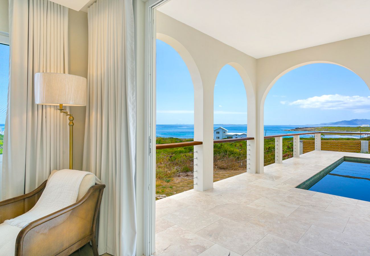 Villa in Sandy Hill - Limestone Villa