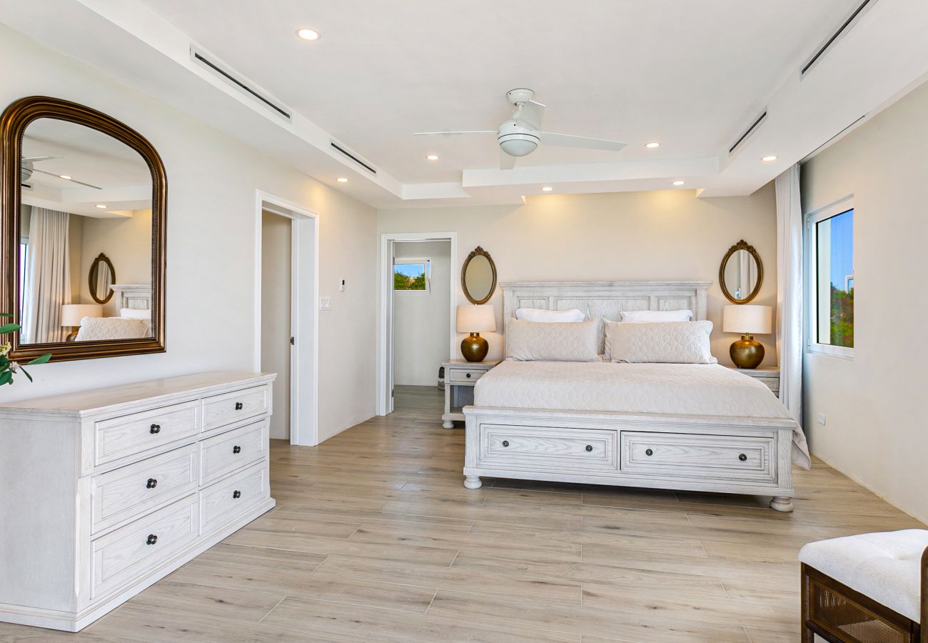 Villa in Sandy Hill - Limestone Villa