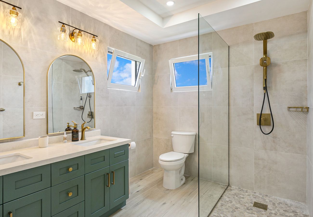 Villa in Sandy Hill - Limestone Villa