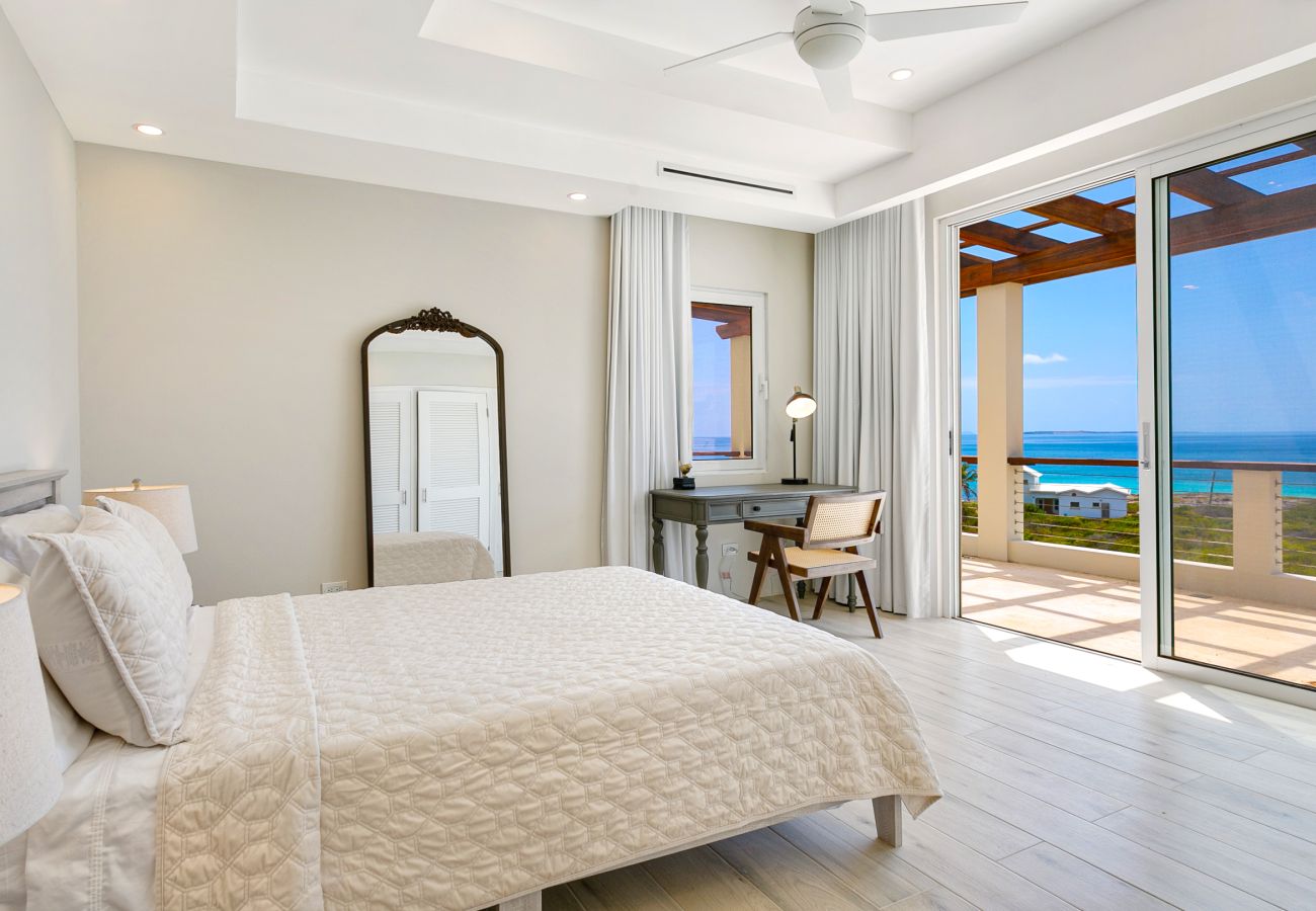 Villa in Sandy Hill - Limestone Villa