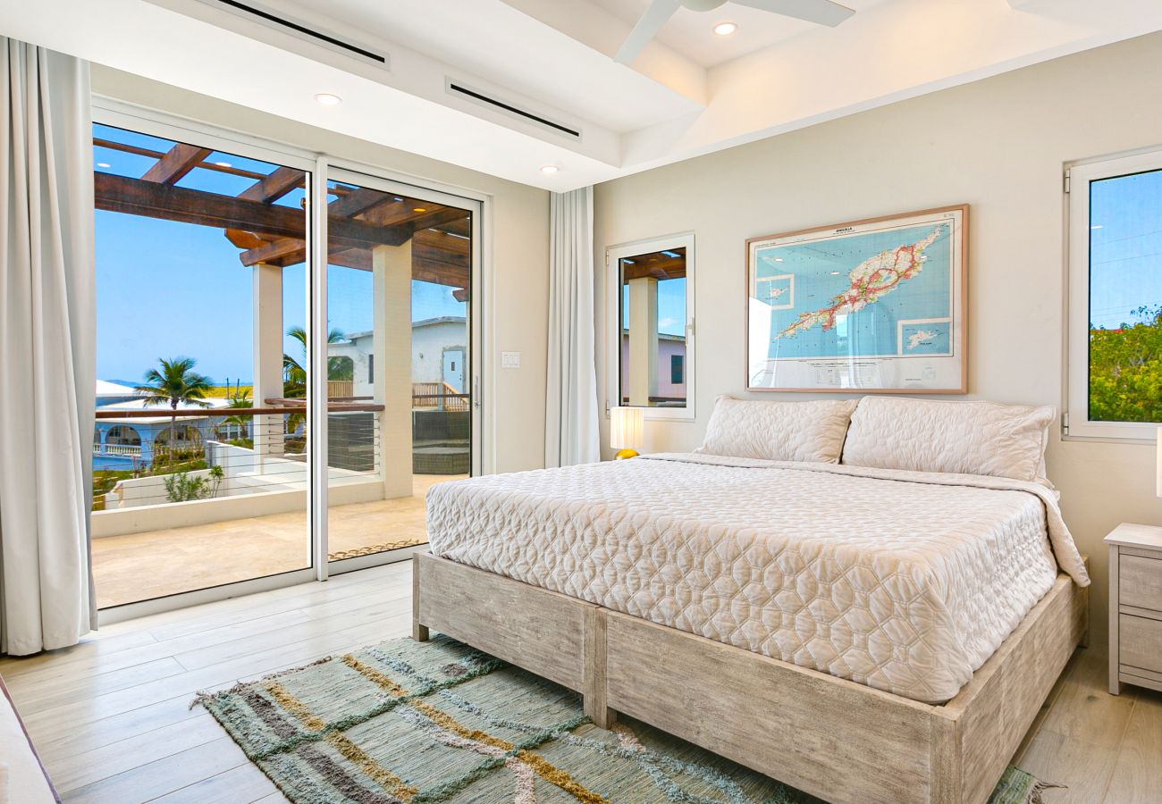 Villa in Sandy Hill - Limestone Villa
