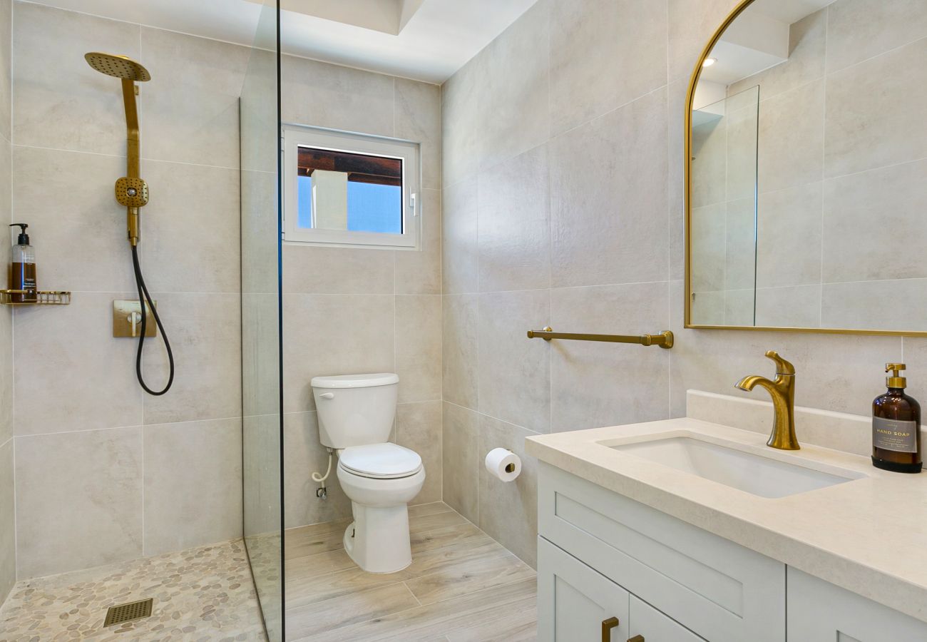Villa in Sandy Hill - Limestone Villa