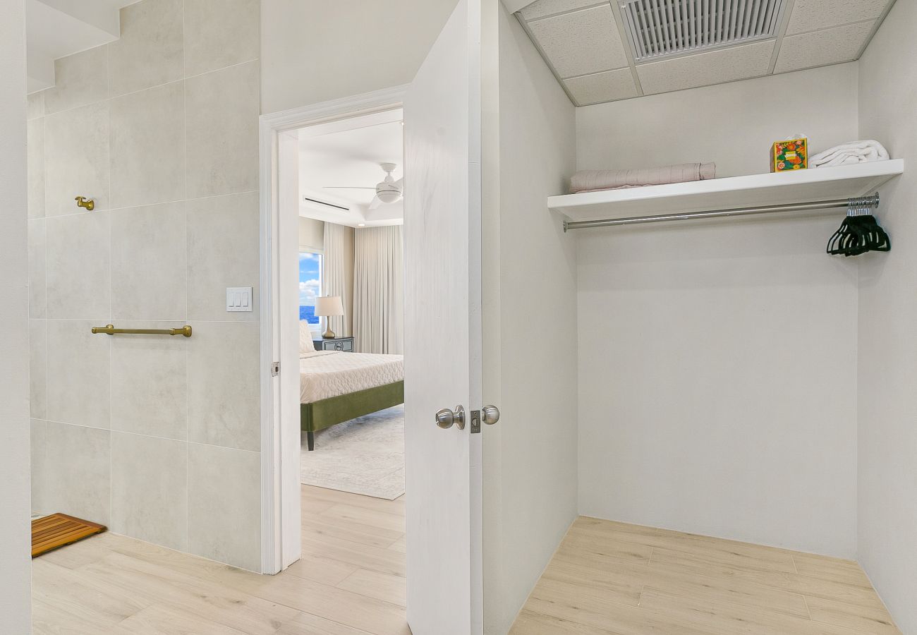 Villa in Sandy Hill - Limestone Villa