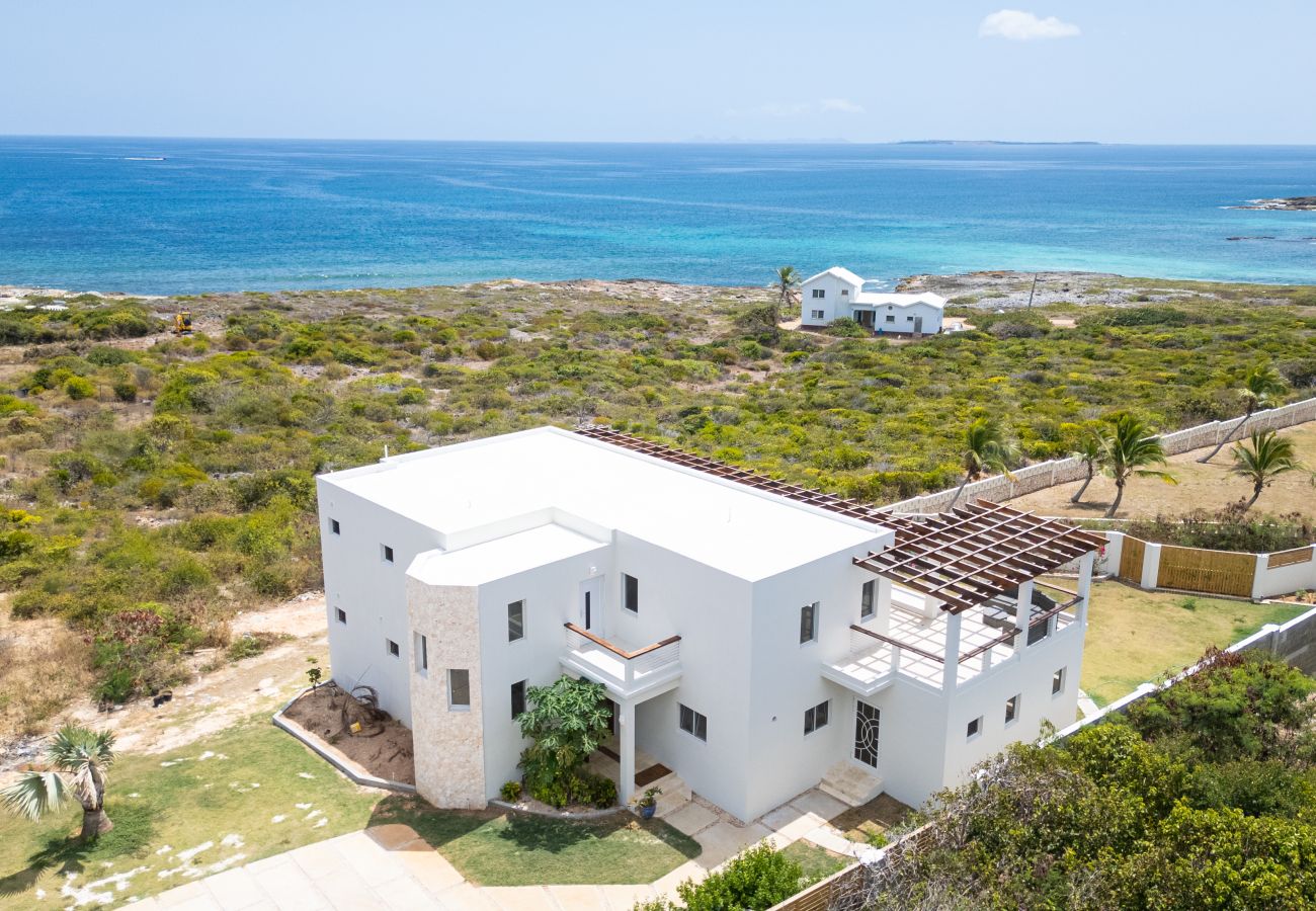 Villa in Sandy Hill - Limestone Villa