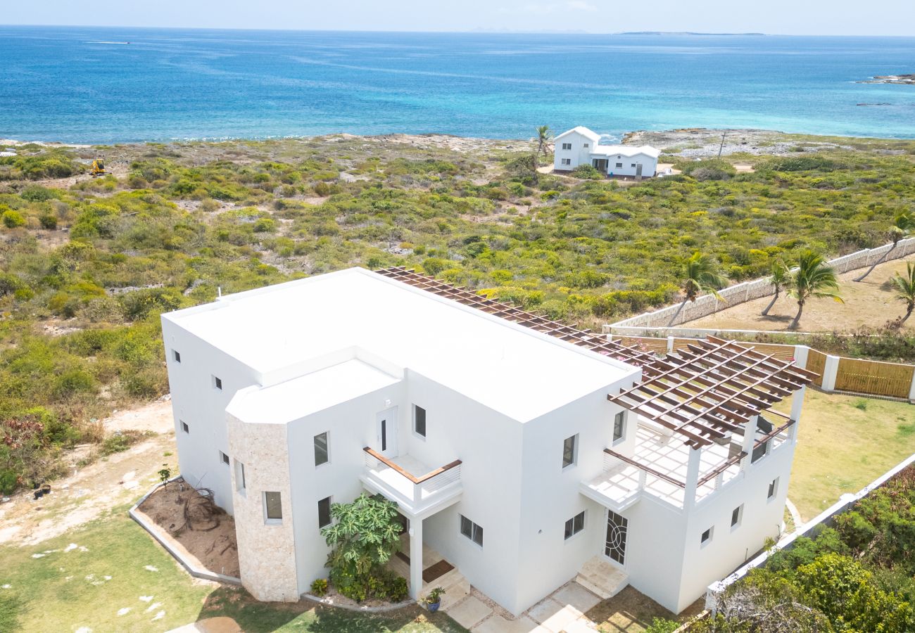 Villa in Sandy Hill - Limestone Villa
