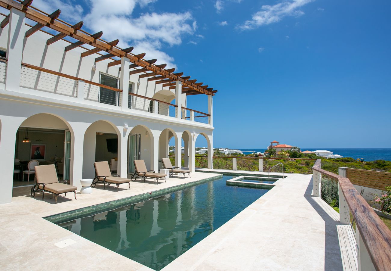 Villa in Sandy Hill - Limestone Villa